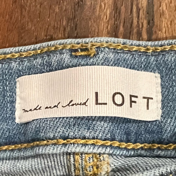 LOFT Women's Light Blue The Kick Crop Jeans EUC - Picture 4 of 7